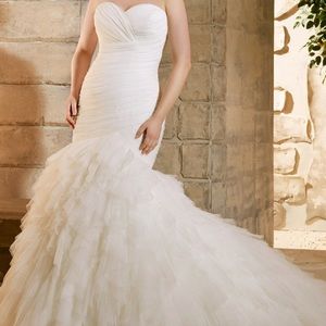 Wedding dress 👰🏽size 12 Morilee